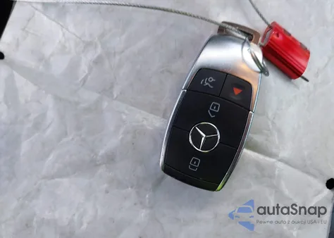 2021 Mercedes-Benz C 300 Sedan z USA, uszkodzony, nr VIN W1KWF8DB7MR638840